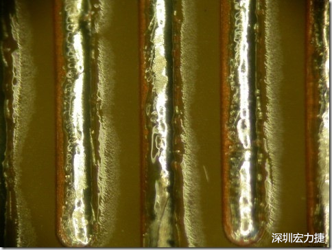 經(jīng)過168小時的高溫高濕環(huán)境實驗后，此錫膏的最低SIR還可達(dá)到500,000,000 ohms，取LOG10為108.70，但是可以看到焊錫的邊上還有未吃錫的露銅，表示其吃錫狀況比較差