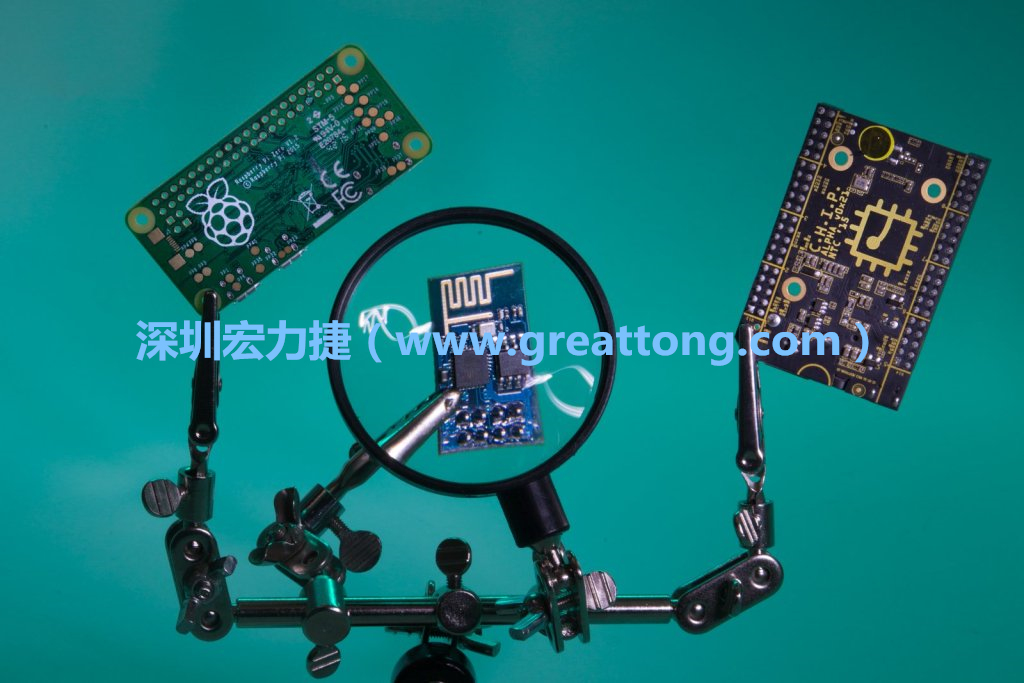 A Raspberry Pi Zero、ESP8266和CHIP。