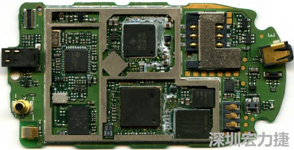 在射頻、核心處理器、高速記憶體等高頻元件區(qū)塊，可使用金屬屏蔽方式改善產(chǎn)品EMI影響問題。